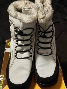 Women’s White Faux Fur Winter Snow Boots